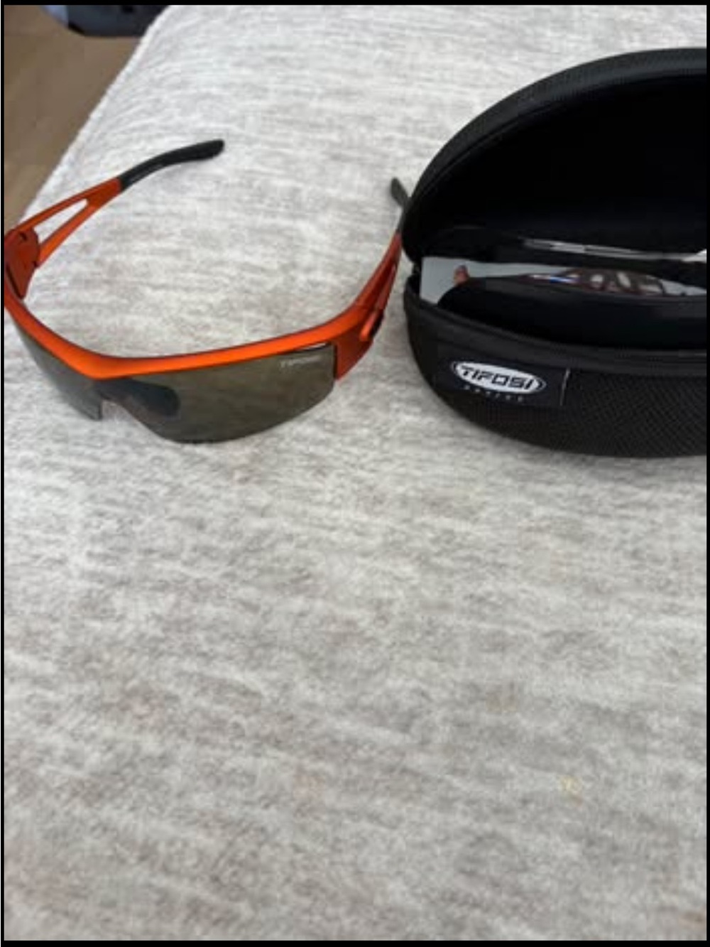 Sunglasses Tifosi Rail Race in the Satin Vapor Orange  with extra lenses in case - Picture 2 of 4